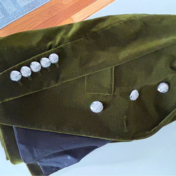 NWT Veronica Beard Velvet Lawrence Blazer Size 2,  Olive with Silver Buttons. - Picture 2 of 6